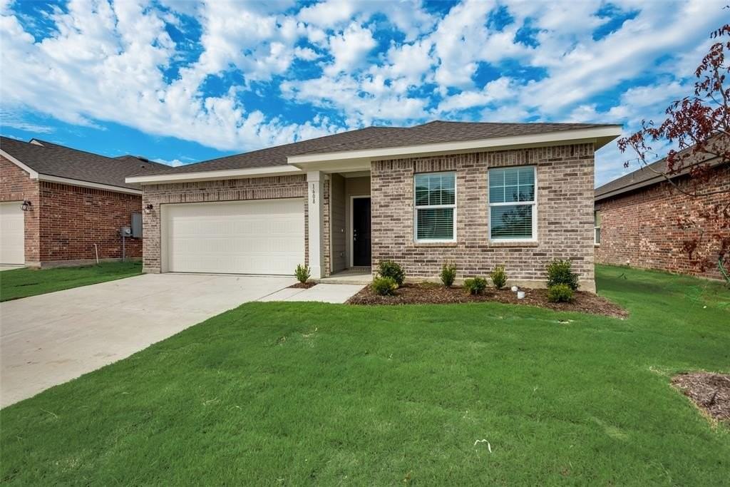 1608 Escondido Dr - Photo 3 of 20