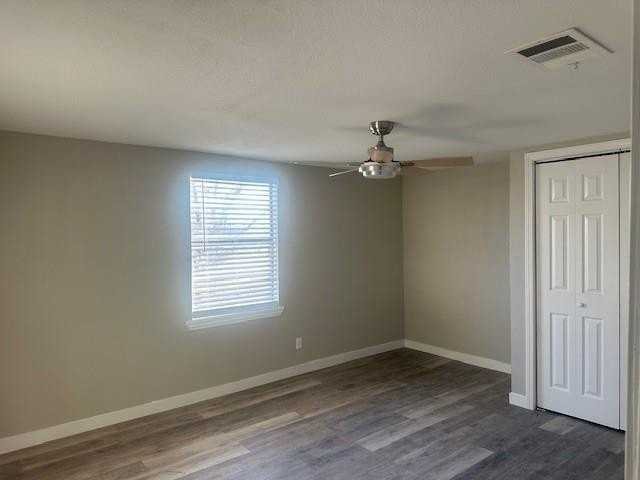 532A W Hughes St - Photo 6 of 11