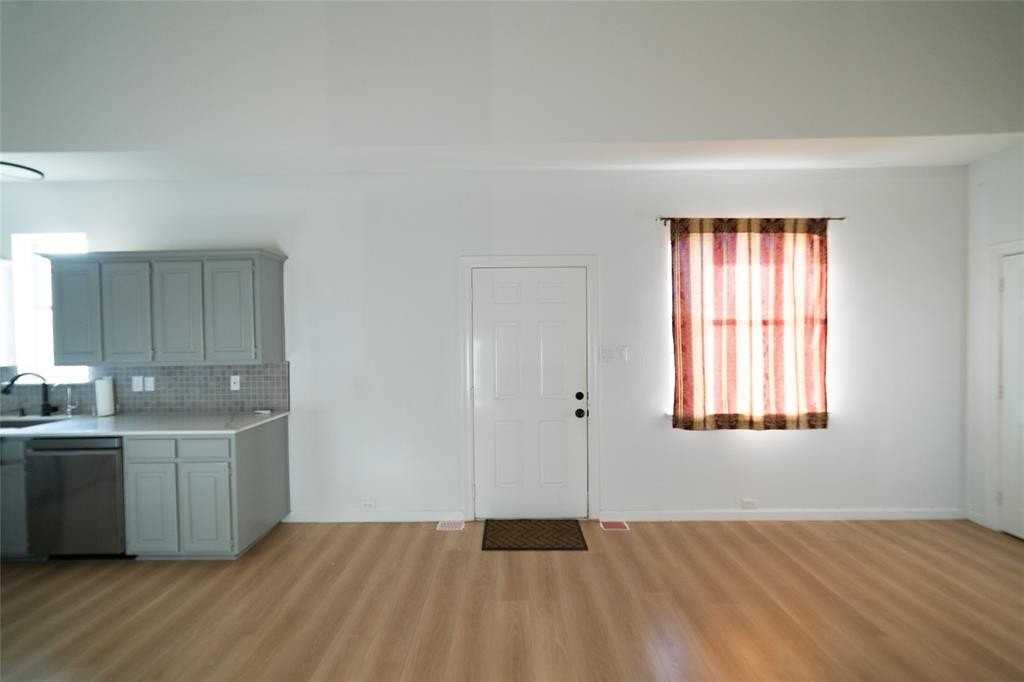 954 Lloyds Rd - Photo 3 of 37