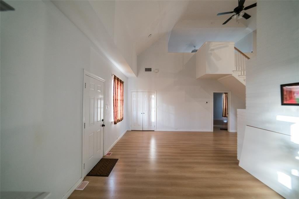 954 Lloyds Rd - Photo 5 of 37