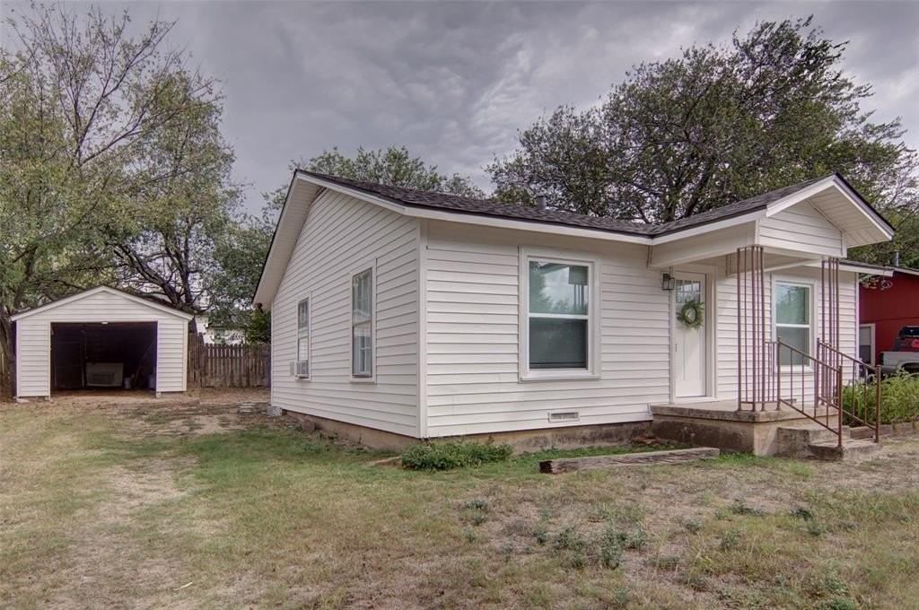 910 Liberty St - Photo 2 of 14