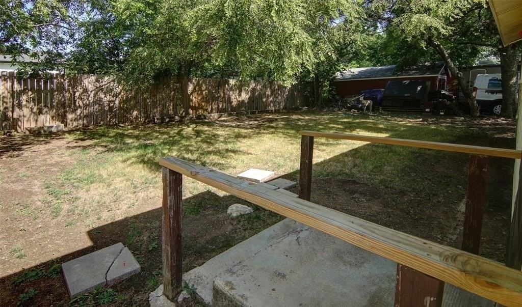 910 Liberty St - Photo 4 of 14