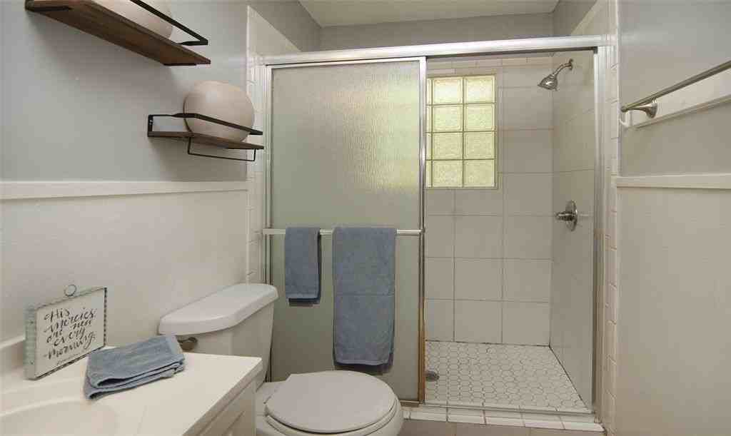 910 Liberty St - Photo 6 of 14