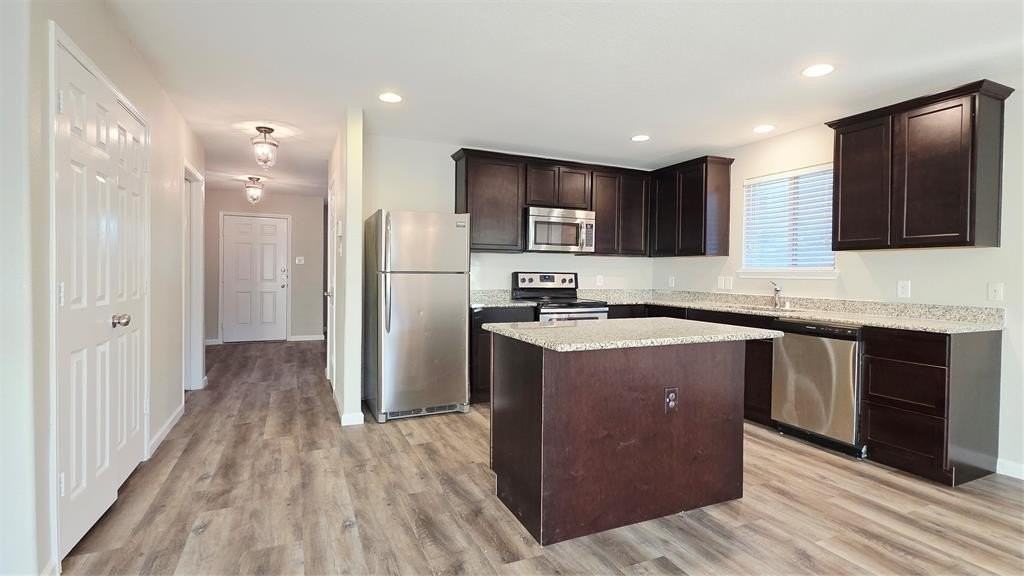 824 Rivers Creek Ln - Photo 7 of 20