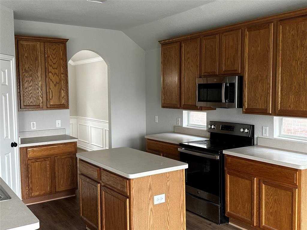 2512 Clubhouse Dr - Photo 5 of 17