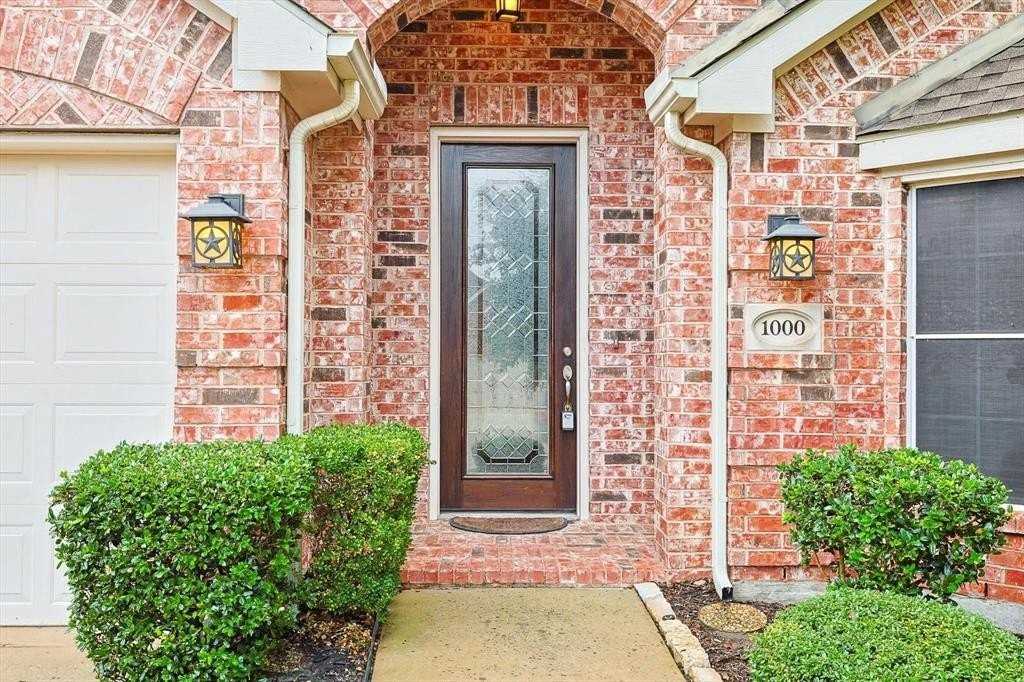 1000 Noble Ave - Photo 2 of 24