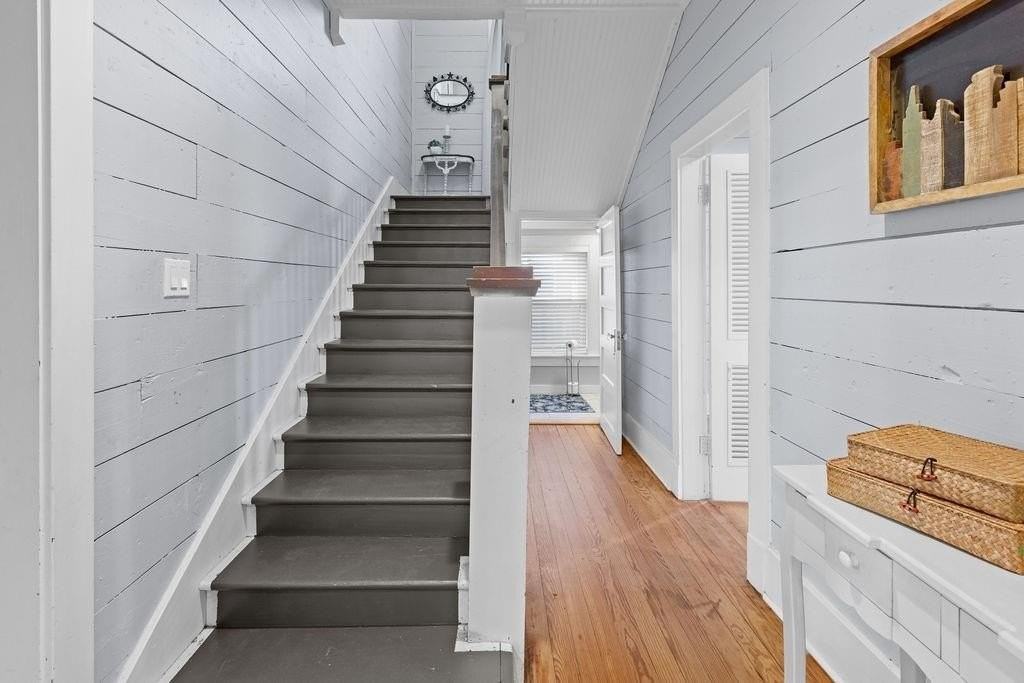 915 N Center St - Photo 6 of 30