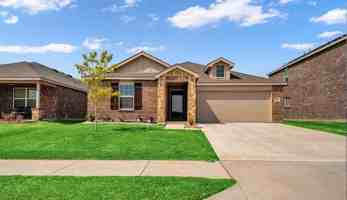 featured image of 940 Paso Fino Dr