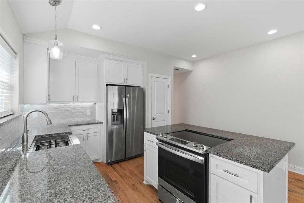 802 N Broughton St #802 - Photo 5 of 27