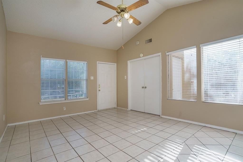 10328 Chelmsford Dr - Photo 4 of 23