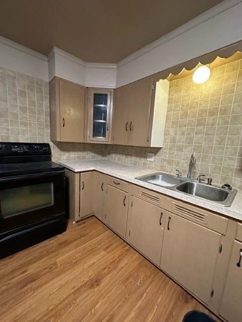 2933 Grape St - Photo 3 of 17