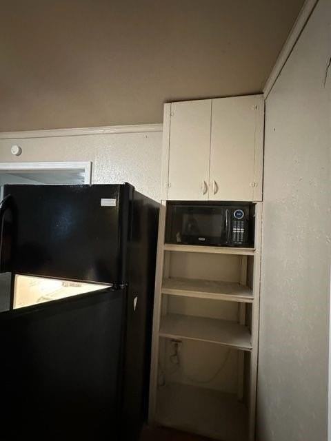 2933 Grape St - Photo 4 of 17