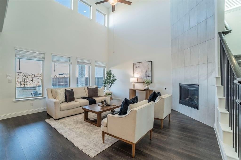 1404 Huckleberry St - Photo 2 of 40