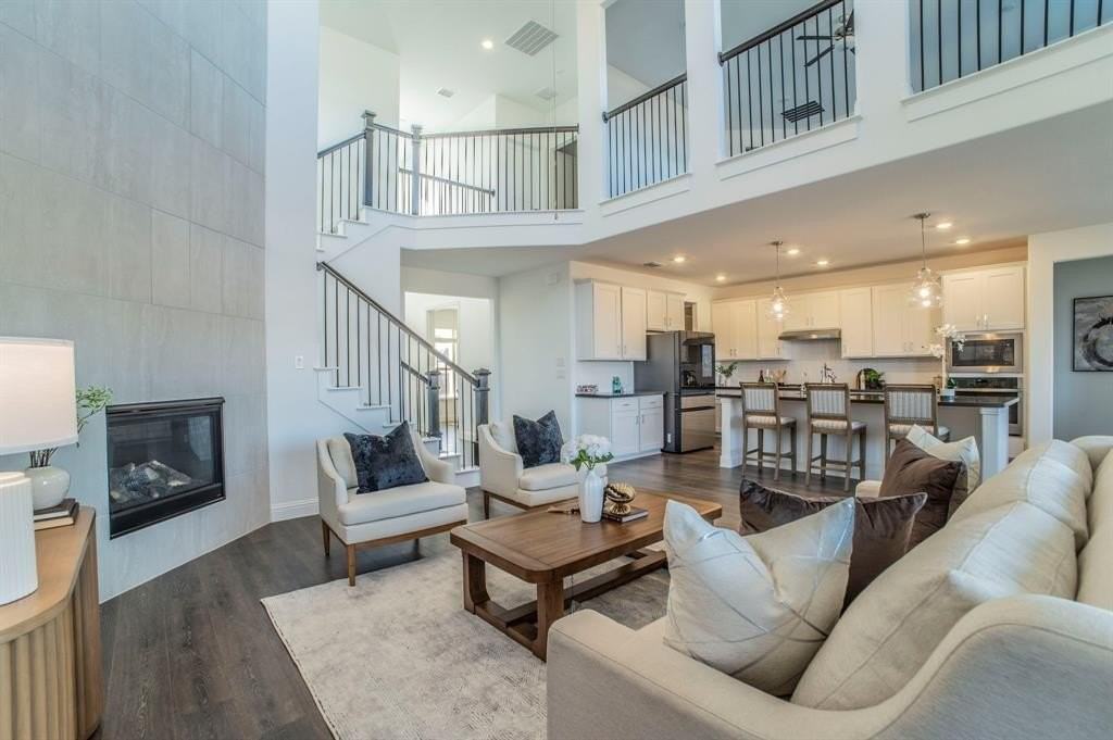 1404 Huckleberry St - Photo 4 of 40