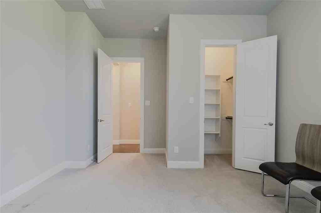 8528 Pine Valley Dr - Photo 6 of 39