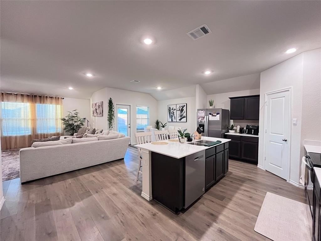 1415 Bent Spur Dr - Photo 3 of 17