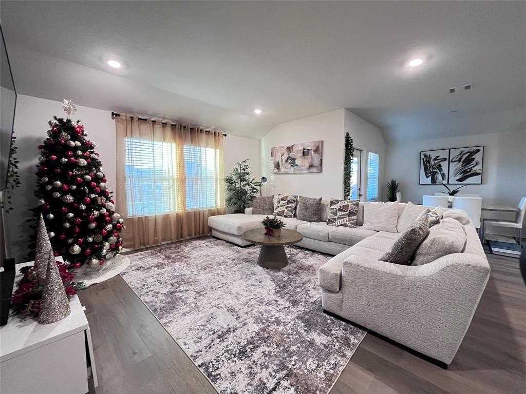 1415 Bent Spur Dr - Photo 7 of 17