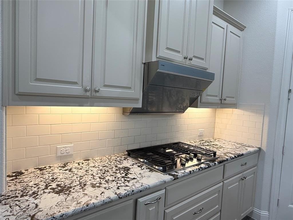 924 Julia Pl - Photo 4 of 15