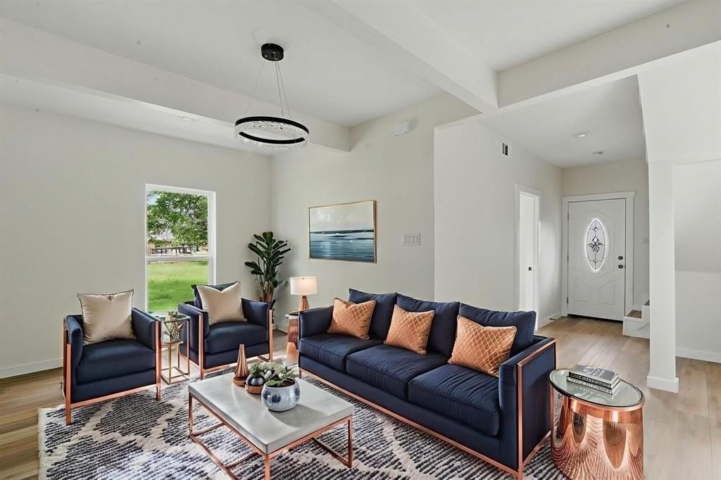 903 N Miller St - Photo 7 of 15