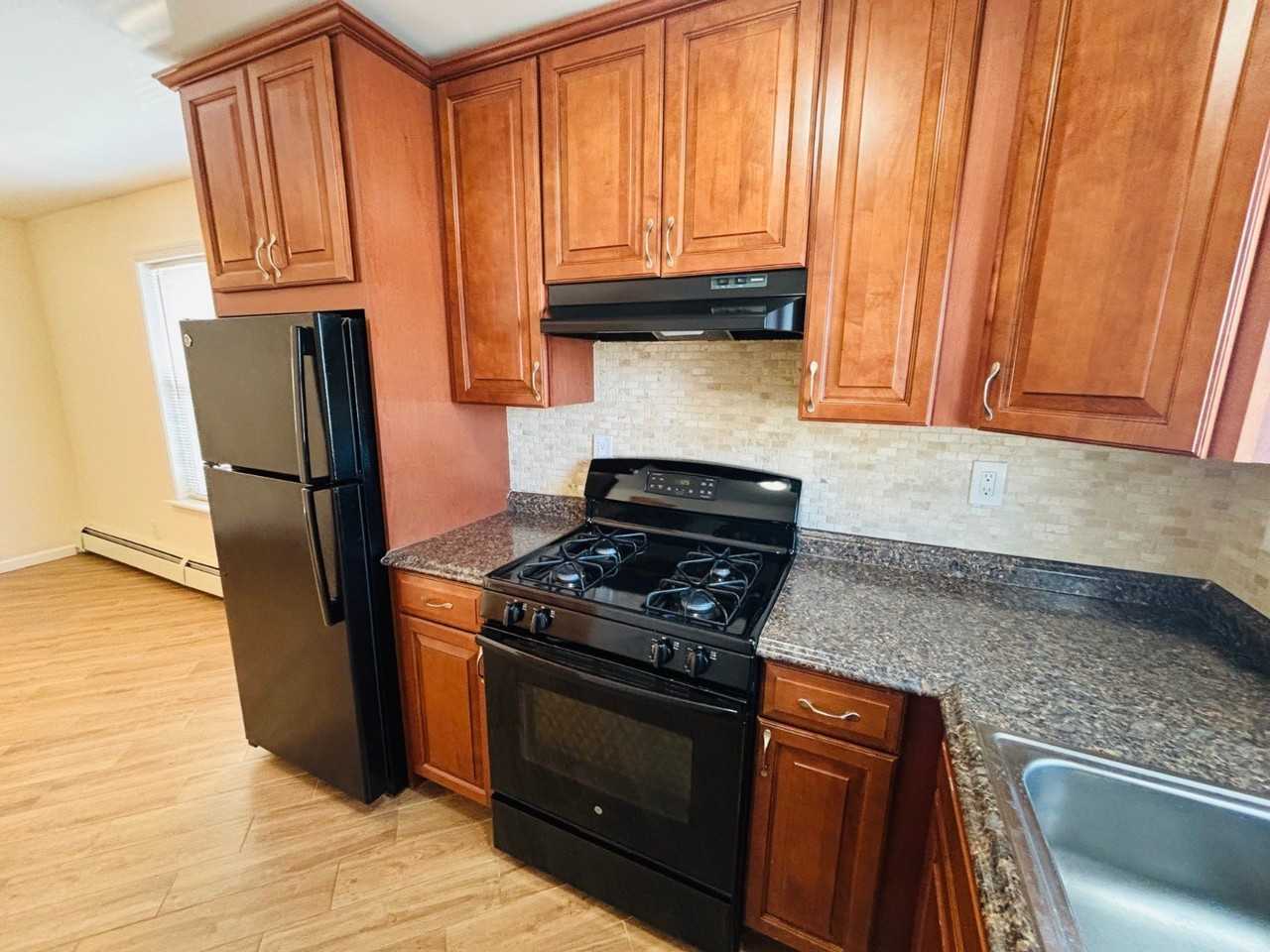 27 1st St #1 - Photo 4 of 13