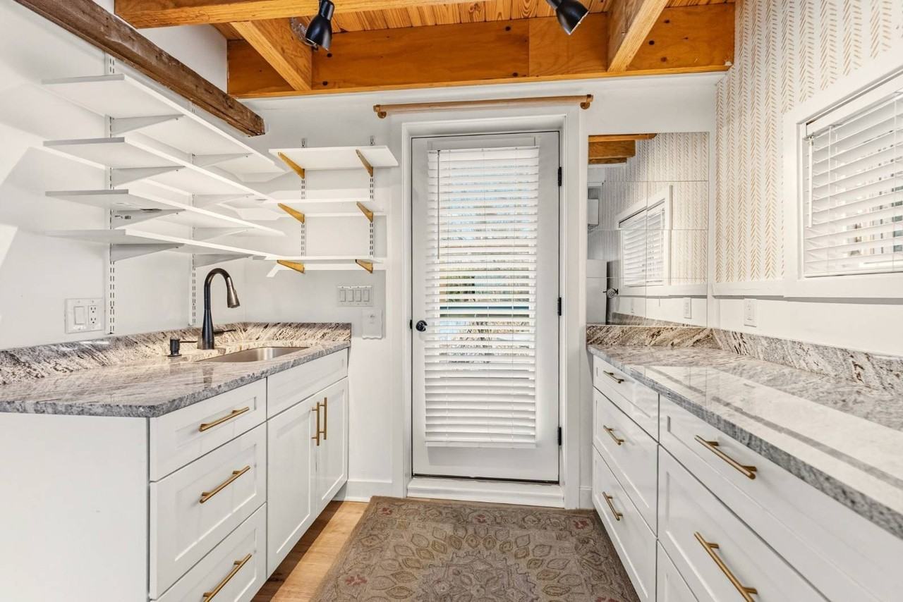 264 Lake St - Photo 6 of 21