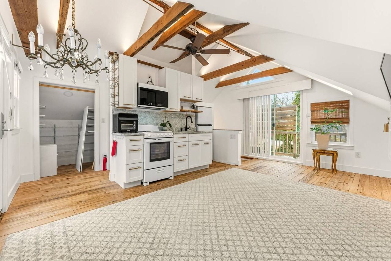 264 Lake St - Photo 7 of 21