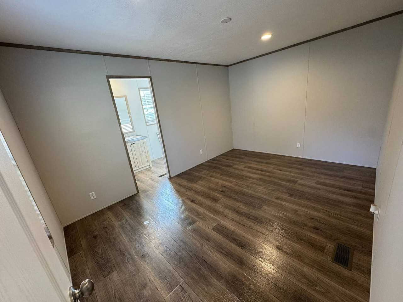 244 Wallingford Dr - Photo 4 of 11