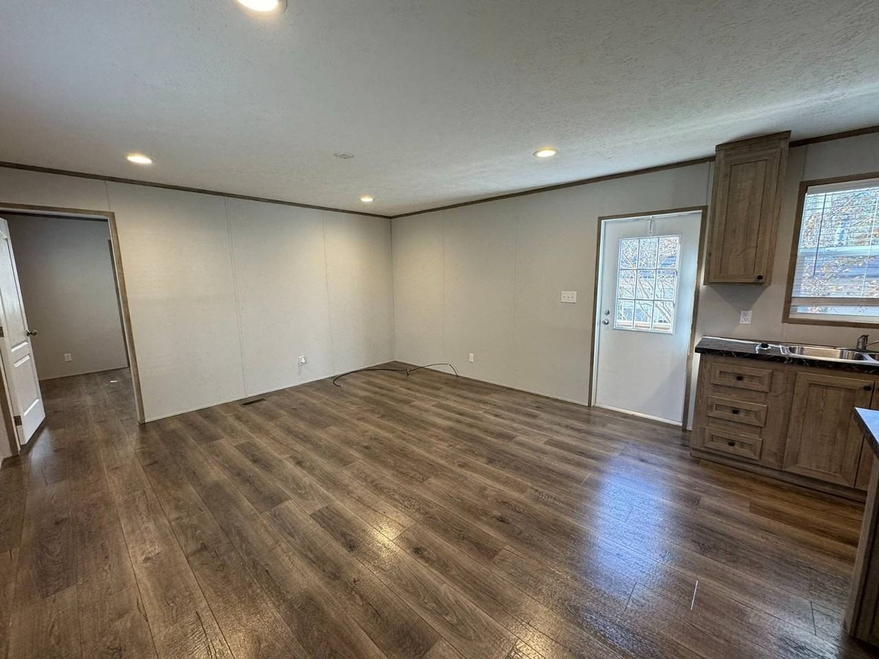 244 Wallingford Dr - Photo 5 of 11