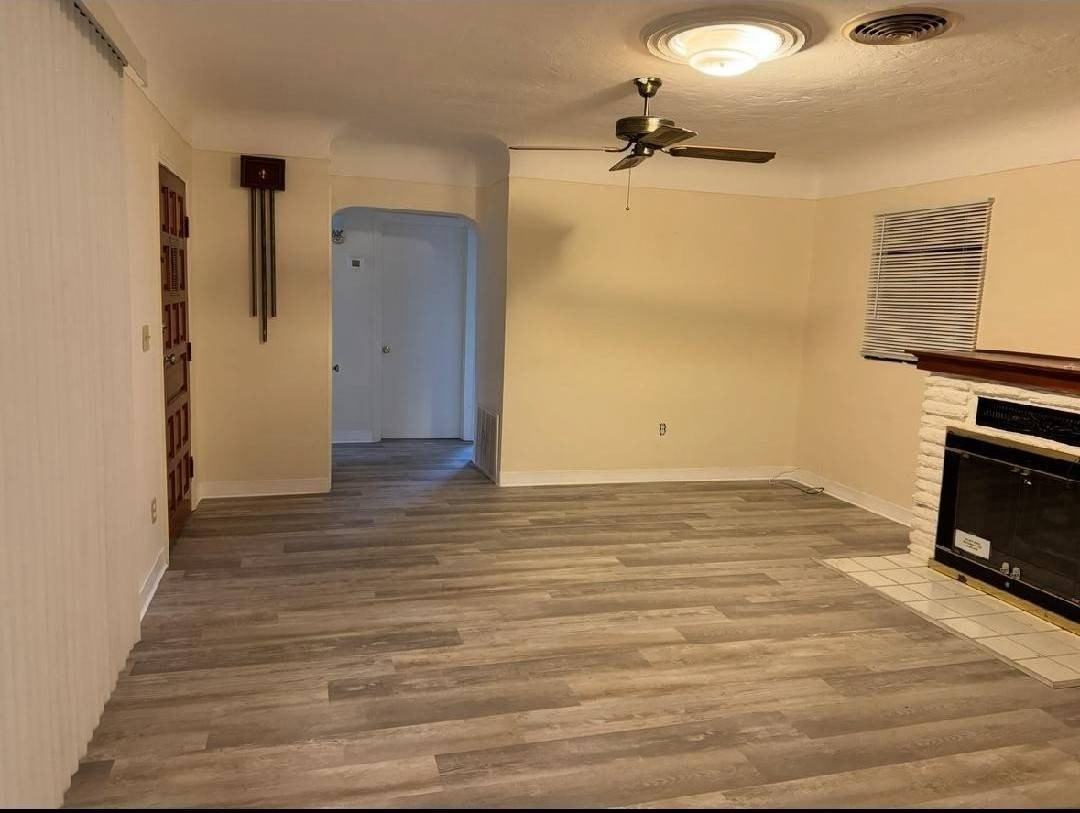 3565 58th Ave N - Photo 3 of 7