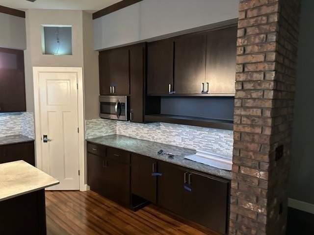 2304 Nw 172nd St - Photo 4 of 26