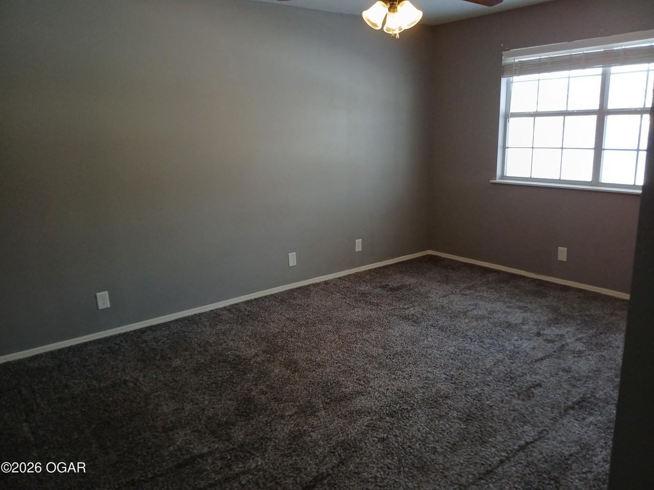 3301 Poplar Ct - Photo 6 of 9