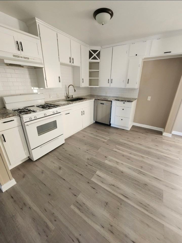 1915 N Tyler St - Photo 6 of 26