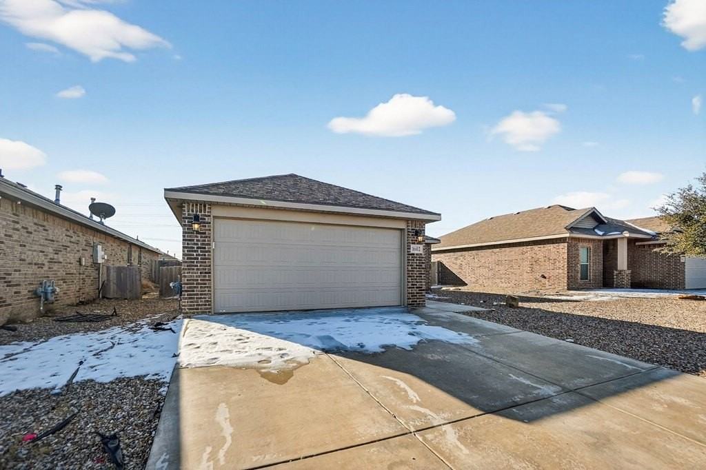 1602 Rattler Ln - Photo 2 of 37