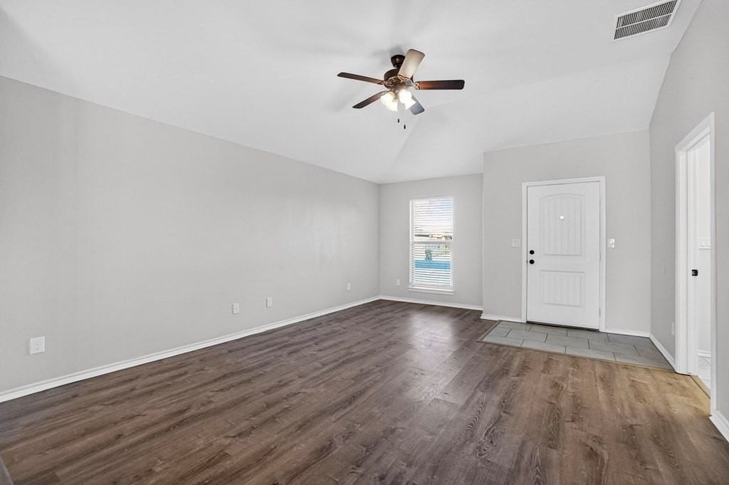 1602 Rattler Ln - Photo 4 of 37