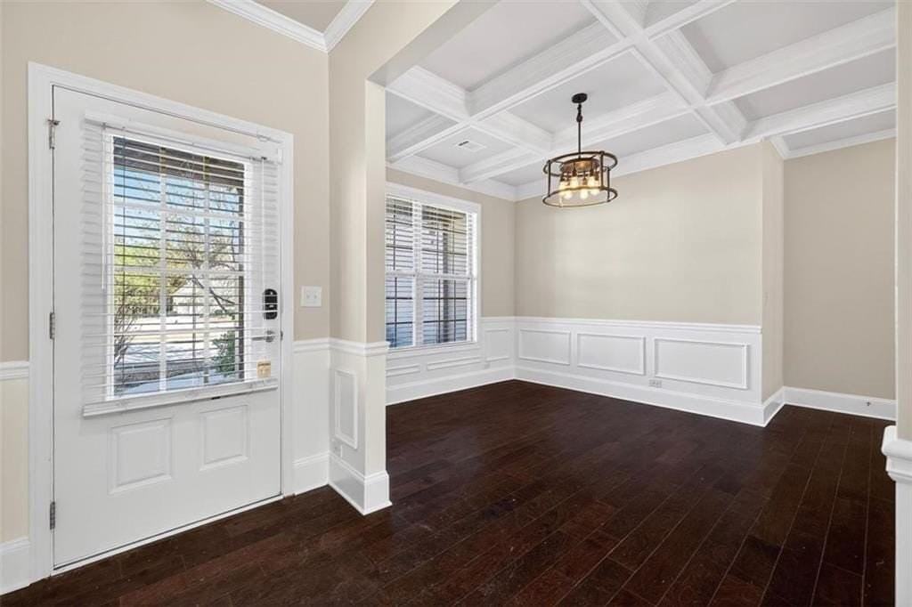 2430 Fair Oaks Way - Photo 6 of 48