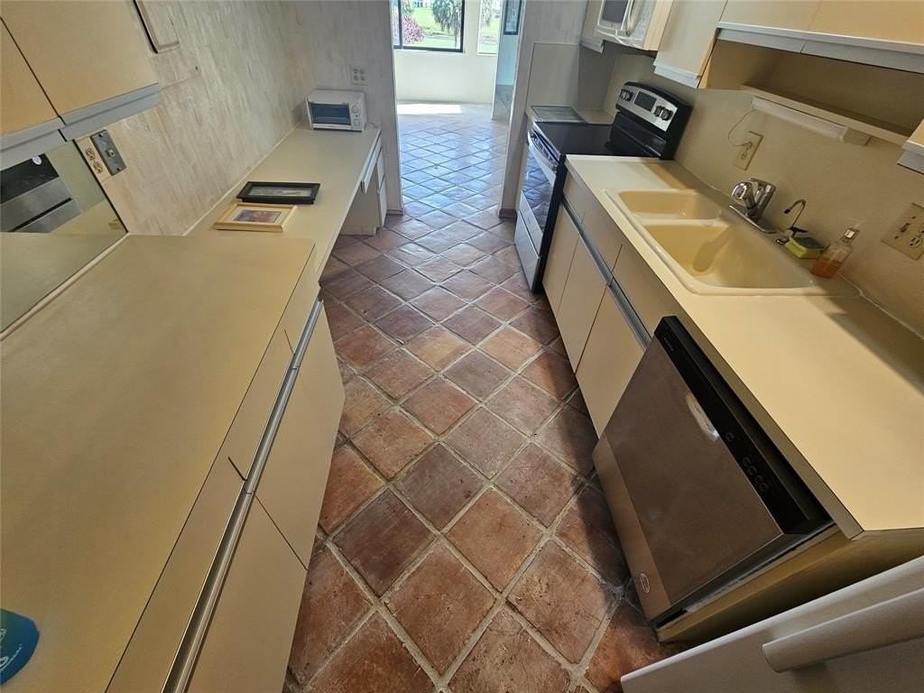 4770 Fountains Dr #303 - Photo 5 of 12