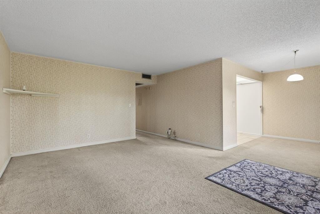 1904 Bermuda Cir #G3 - Photo 4 of 29