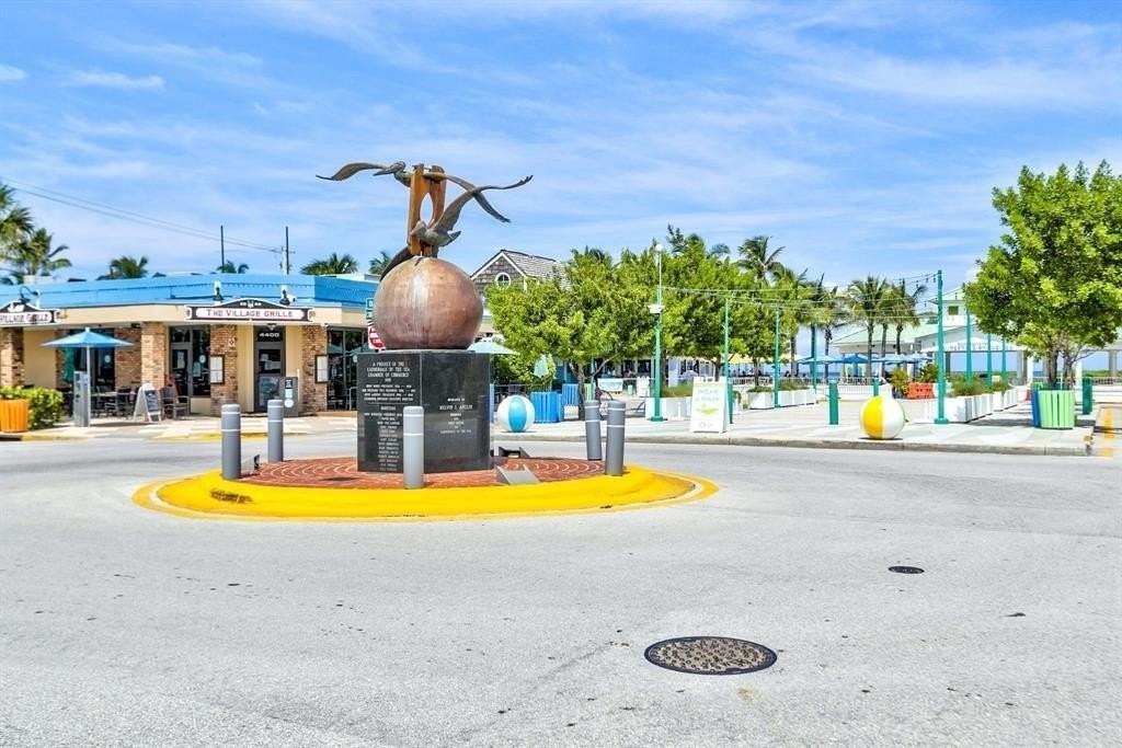 210 Washingtonia Ave - Photo 2 of 50