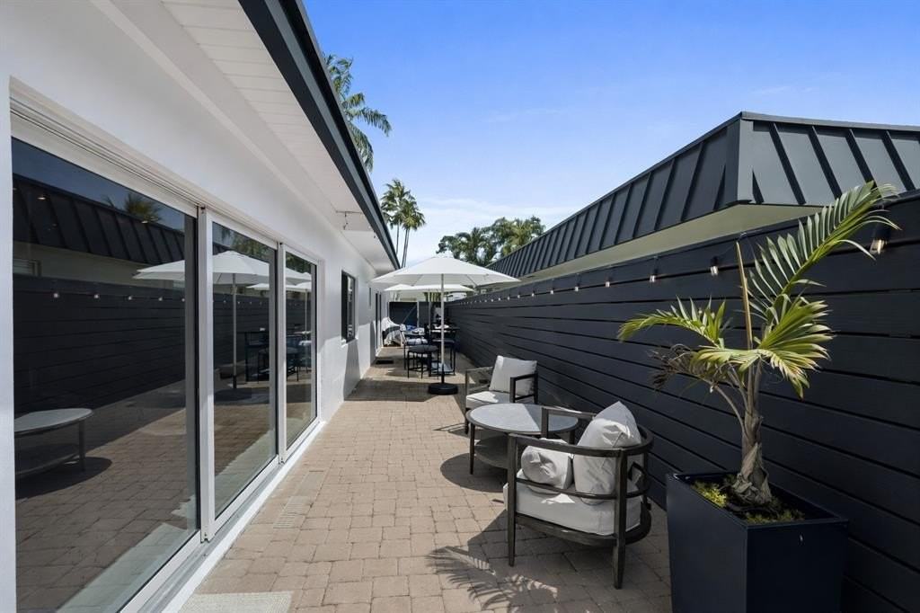 100 Ne 22nd St - Photo 6 of 16