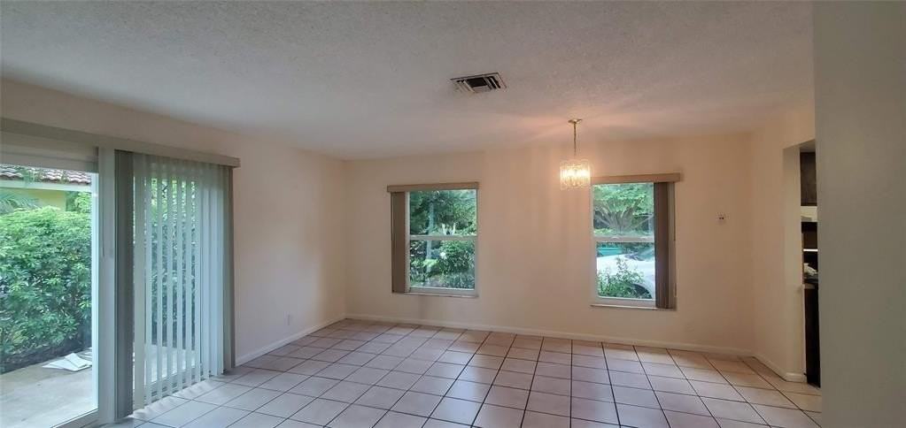 10571 Nw 45th St - Photo 6 of 23