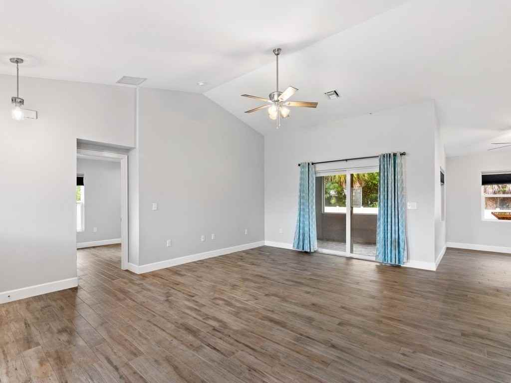 525 Fleming St - Photo 3 of 28