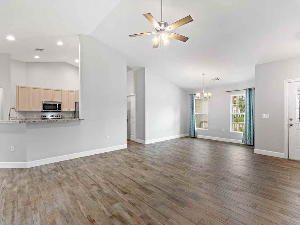 525 Fleming St - Photo 5 of 28