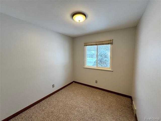 2165 New York Ave - Photo 5 of 20