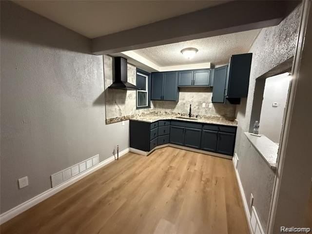 20084 Greenview Ave - Photo 4 of 11