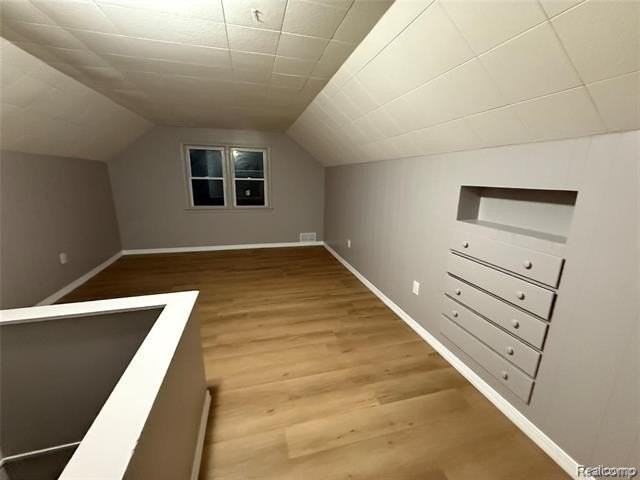 20084 Greenview Ave - Photo 5 of 11