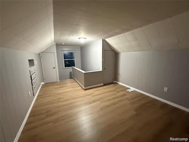 20084 Greenview Ave - Photo 6 of 11