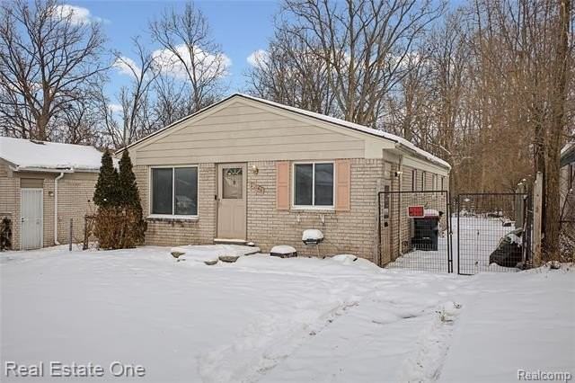 21046 Wakedon St - Photo 3 of 33