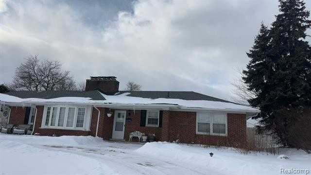 13900 Village Ln - Photo 2 of 30