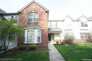 featured image of 16869 Hawick Ln #5