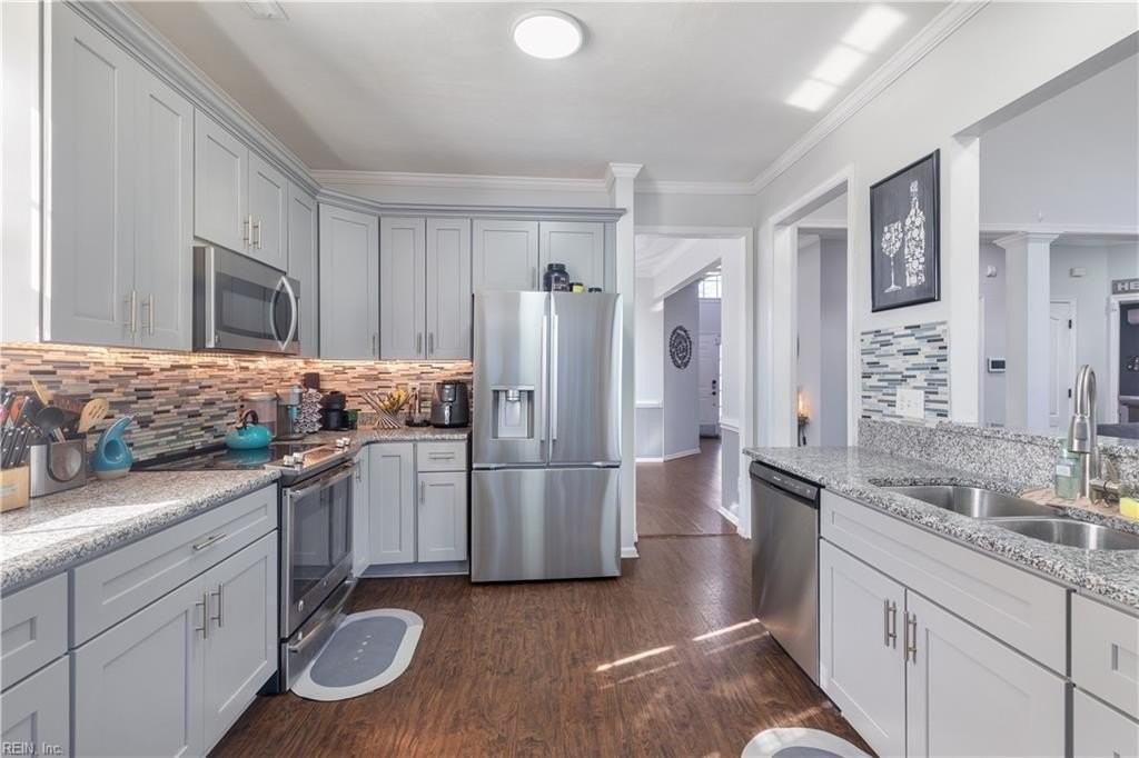 611 Hidden Falls Ln - Photo 7 of 45